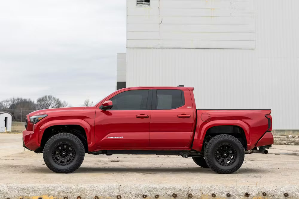 1.5" Rough Country Level Kit 24-26 Tacoma